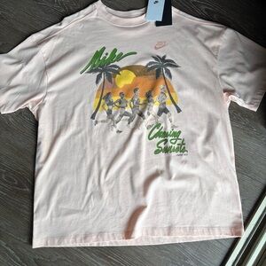 NWT - Nike Running T-shirt -Size Large